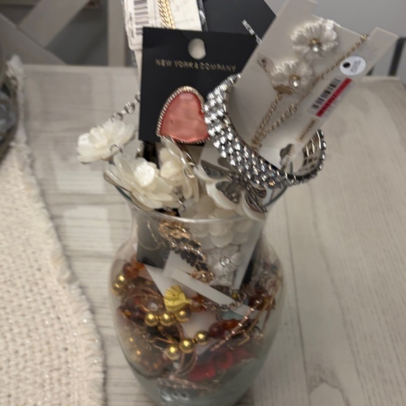 Jewelry vase - Picture 1 of 8